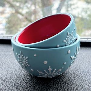 Hallmark Cozy Snowflake Nesting Bowls Set of 2 Tiffany Blue w Red interior EUC